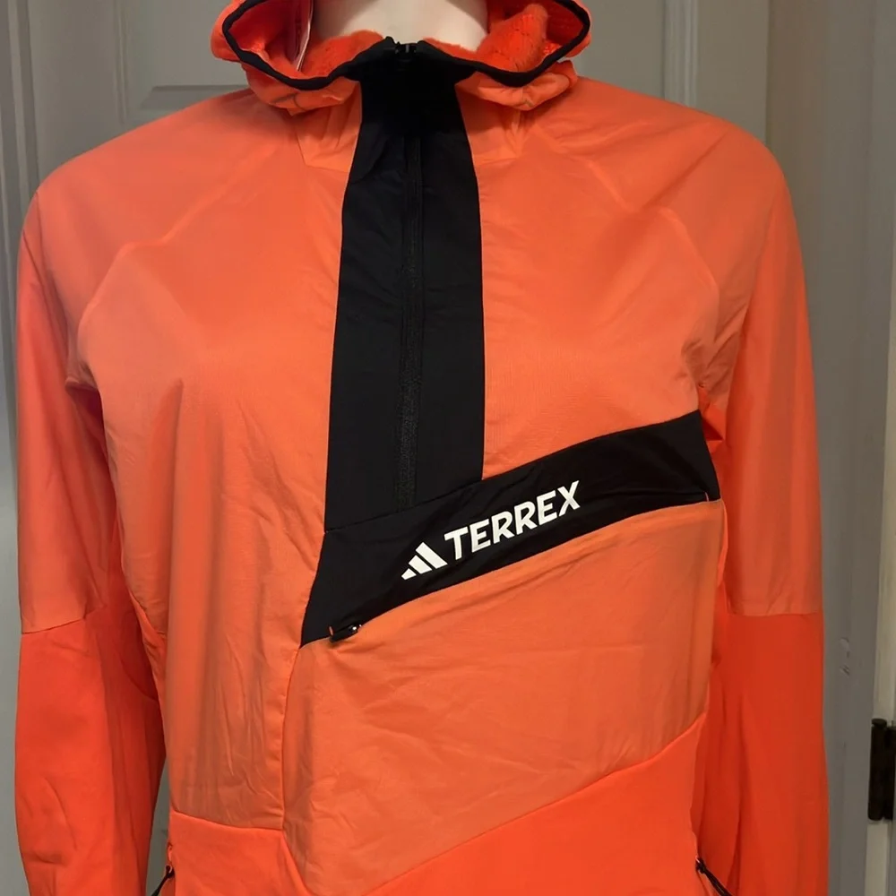 Adidas “Terrex” Long-Sleeved Hiking/Athletic 1/4 Zip, NWT! - Picture 2 of 11